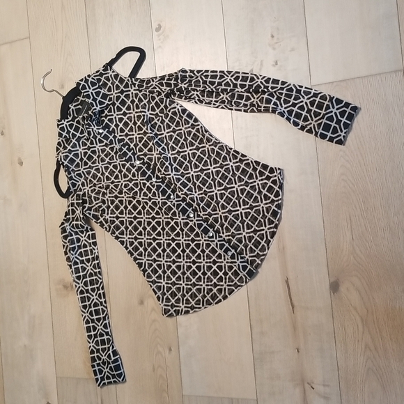 Inc international concepts blouse with cold shoulders button down - Picture 2 of 7